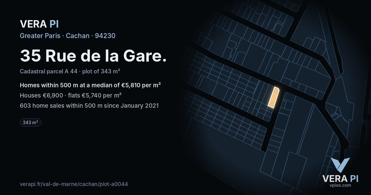 35 Rue de la Gare, Cachan at night – the plot lit, the parcels around coloured by the prices near them