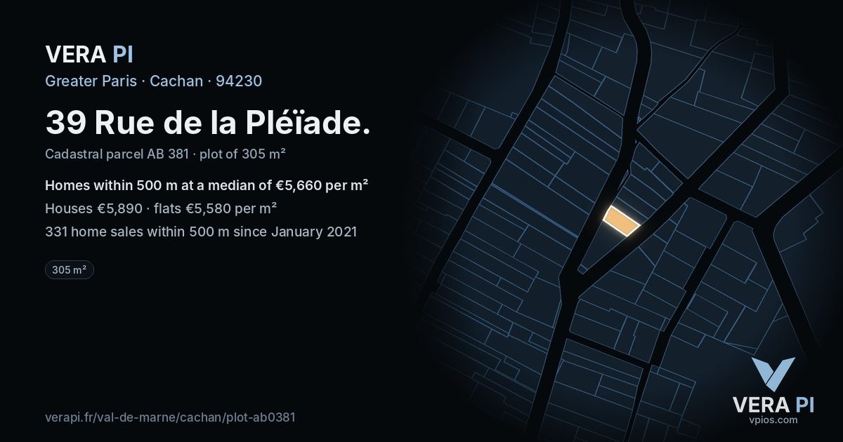 39 Rue de la Pléïade, Cachan at night – the plot lit, the parcels around coloured by the prices near them