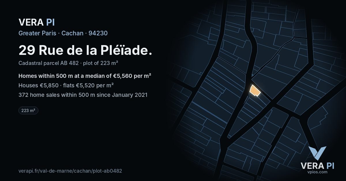 29 Rue de la Pléïade, Cachan at night – the plot lit, the parcels around coloured by the prices near them