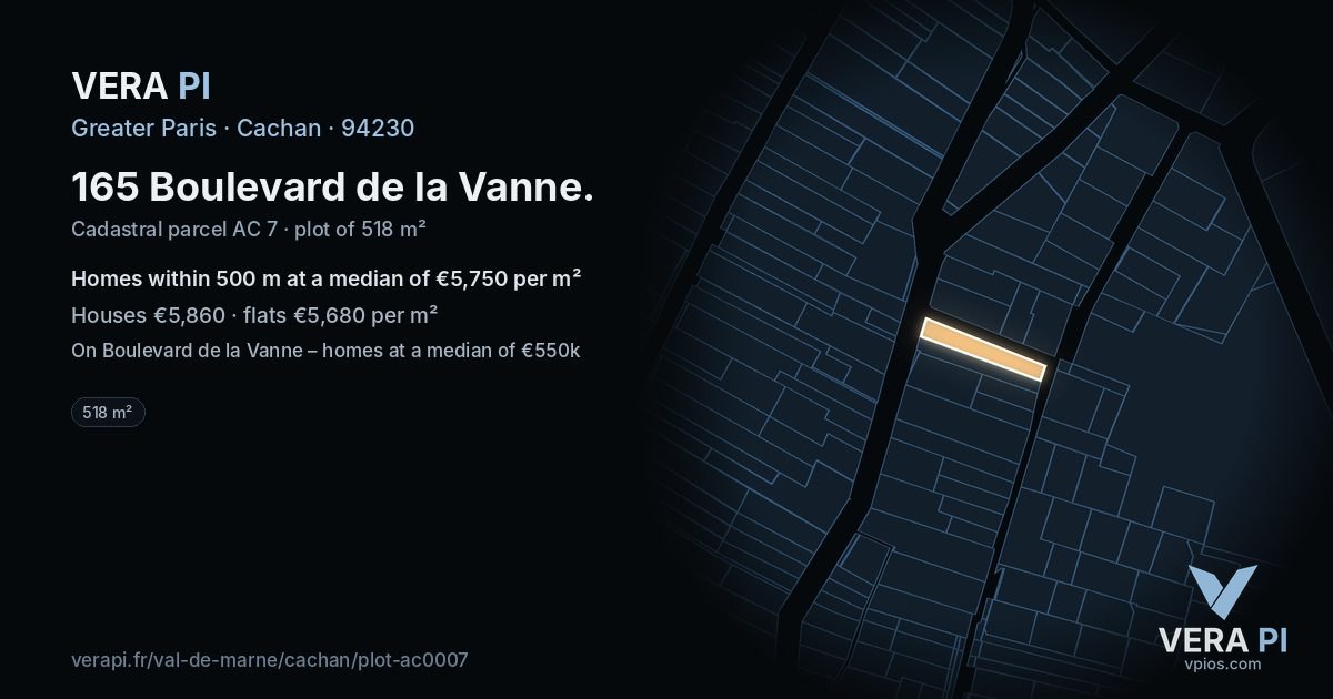 165 Boulevard de la Vanne, Cachan at night – the plot lit, the parcels around coloured by the prices near them