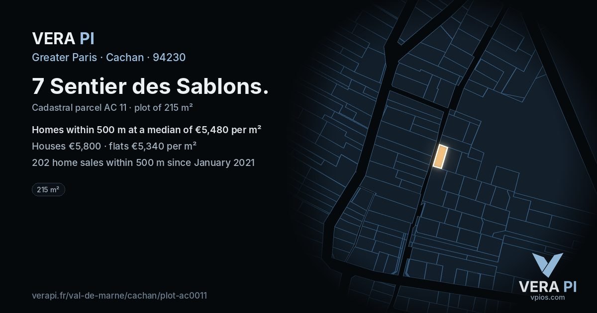 7 Sentier des Sablons, Cachan at night – the plot lit, the parcels around coloured by the prices near them