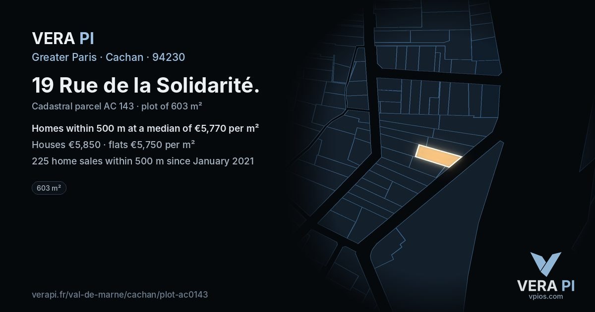 19 Rue de la Solidarité, Cachan at night – the plot lit, the parcels around coloured by the prices near them