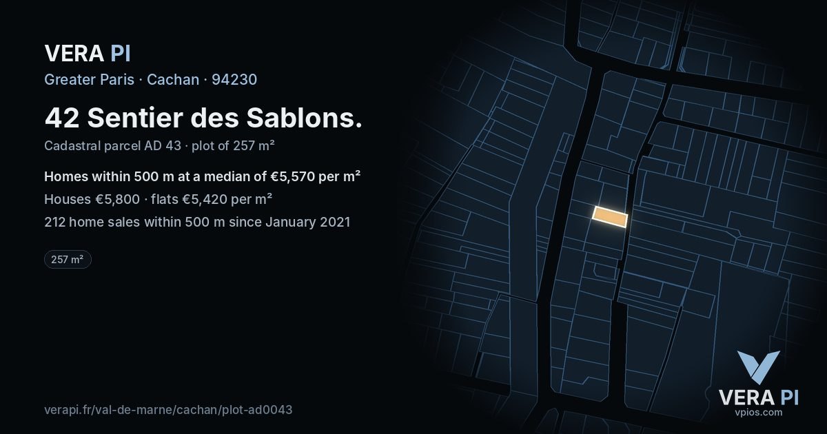 42 Sentier des Sablons, Cachan at night – the plot lit, the parcels around coloured by the prices near them