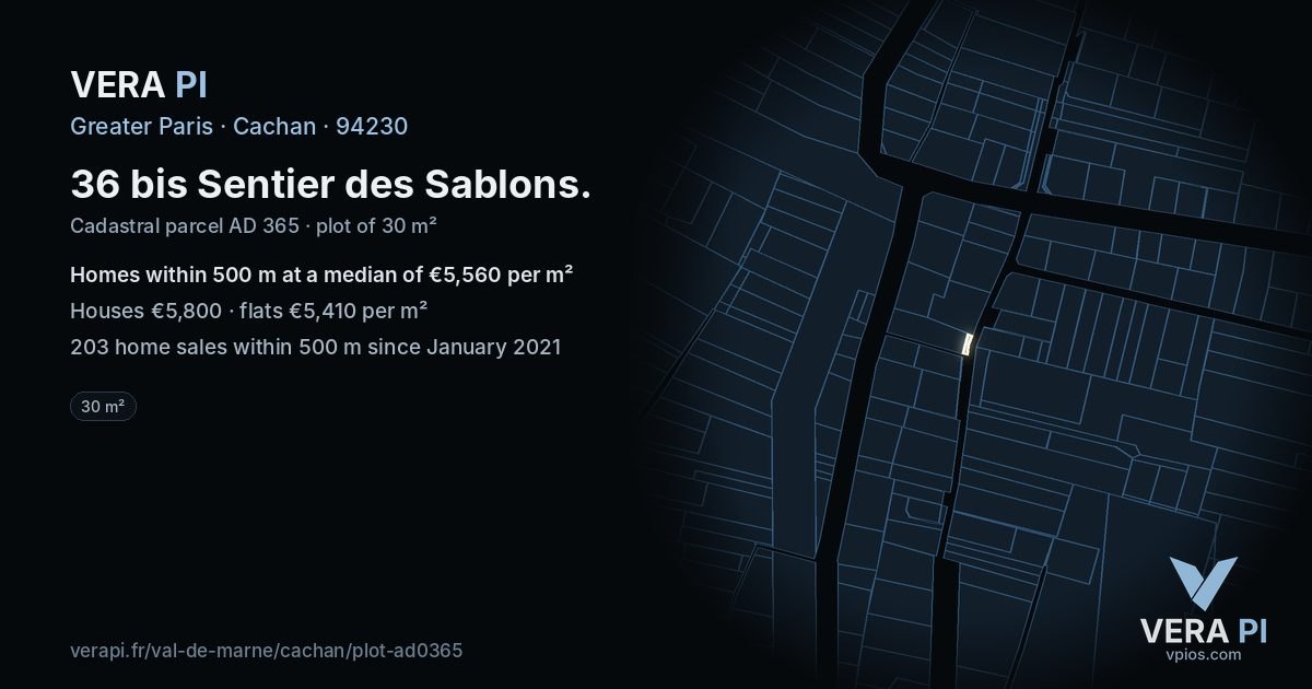 36 bis Sentier des Sablons, Cachan at night – the plot lit, the parcels around coloured by the prices near them