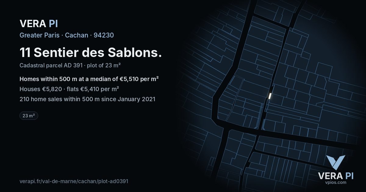 11 Sentier des Sablons, Cachan at night – the plot lit, the parcels around coloured by the prices near them