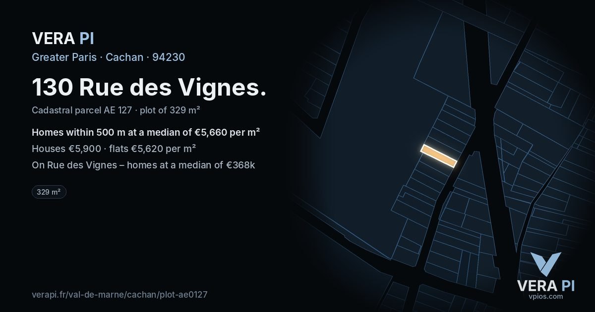 130 Rue des Vignes, Cachan at night – the plot lit, the parcels around coloured by the prices near them