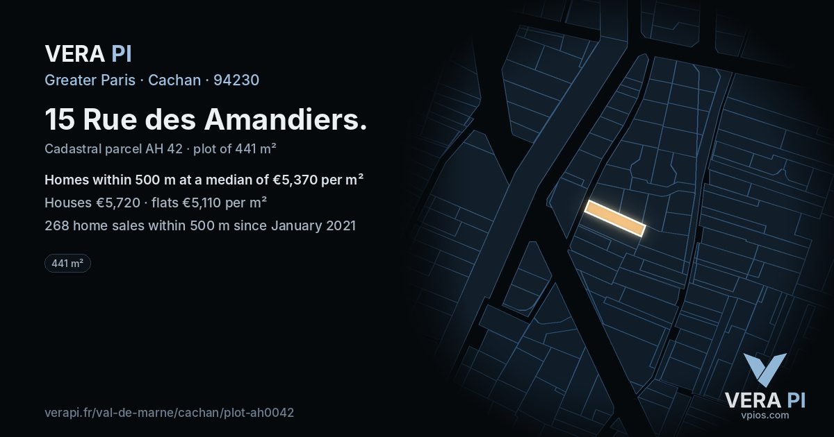 15 Rue des Amandiers, Cachan at night – the plot lit, the parcels around coloured by the prices near them