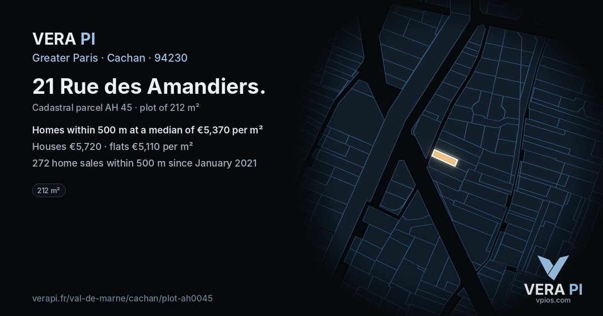 21 Rue des Amandiers, Cachan at night – the plot lit, the parcels around coloured by the prices near them