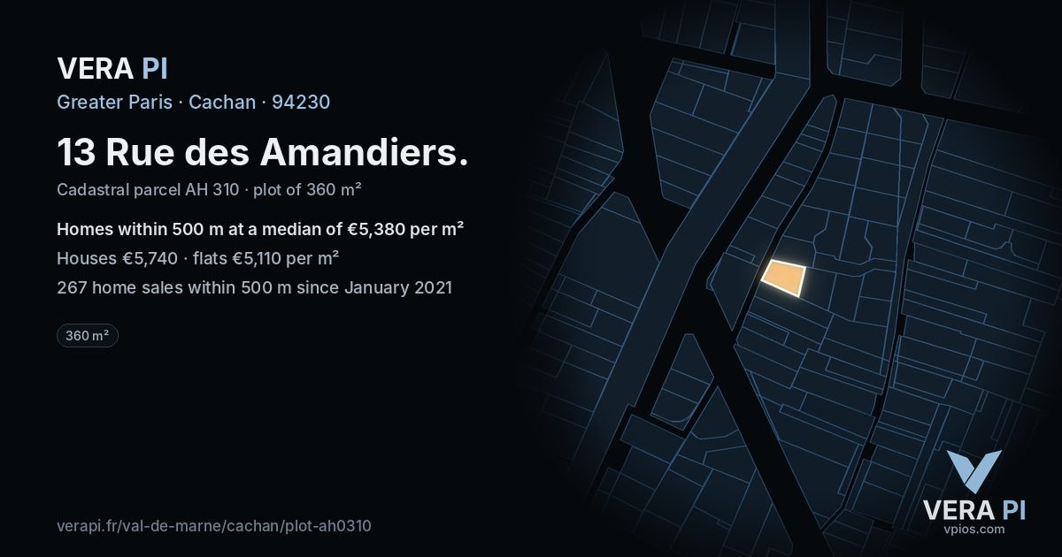 13 Rue des Amandiers, Cachan at night – the plot lit, the parcels around coloured by the prices near them