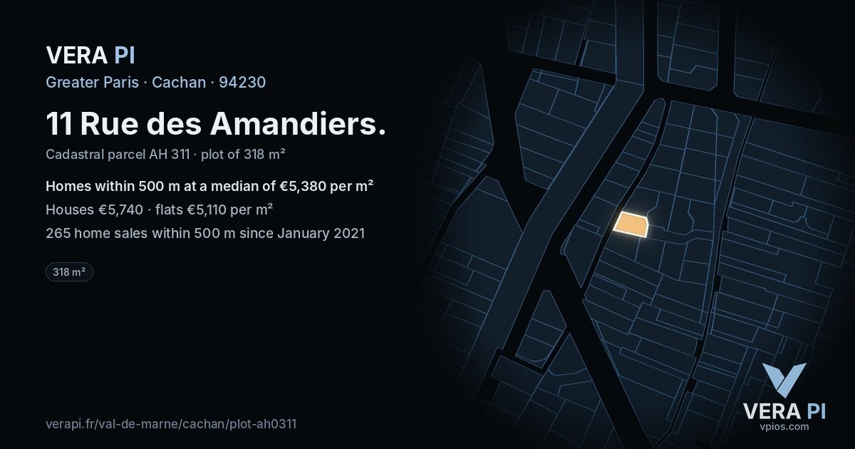 11 Rue des Amandiers, Cachan at night – the plot lit, the parcels around coloured by the prices near them