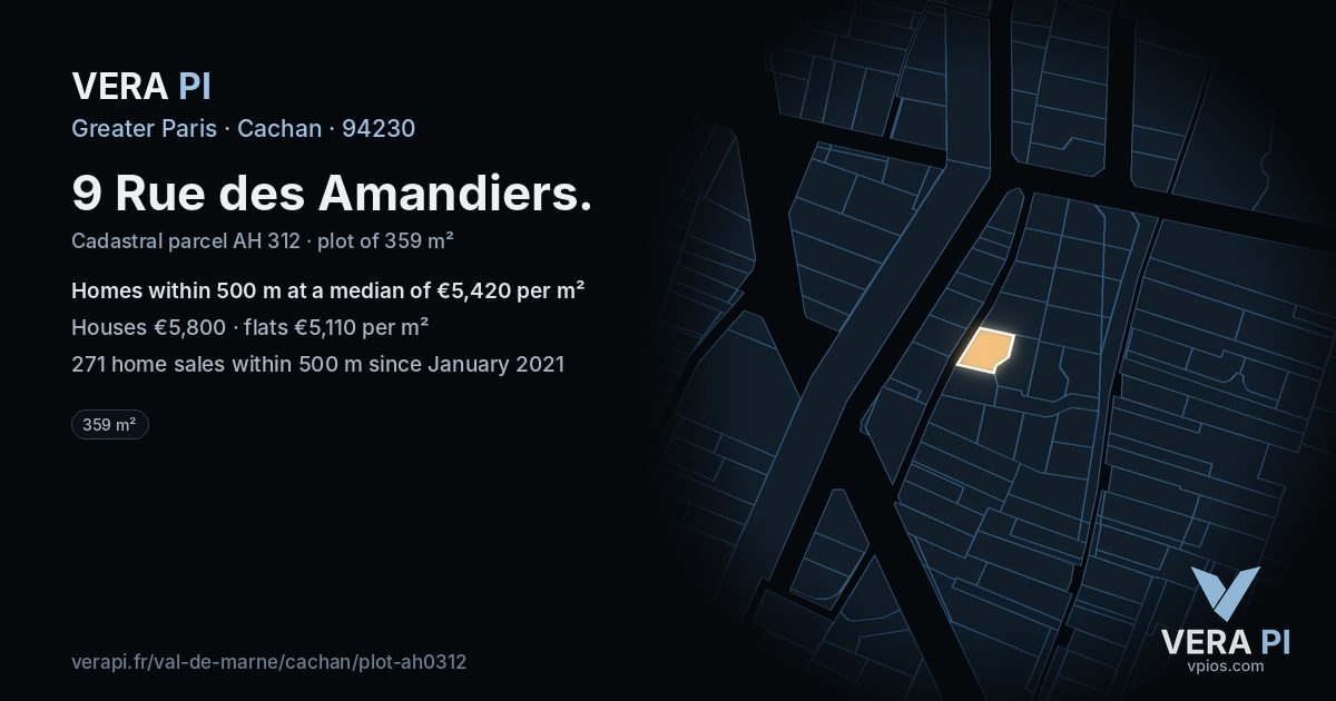 9 Rue des Amandiers, Cachan at night – the plot lit, the parcels around coloured by the prices near them