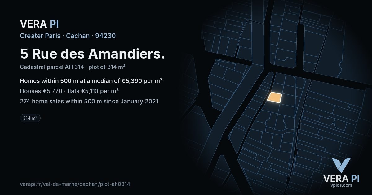 5 Rue des Amandiers, Cachan at night – the plot lit, the parcels around coloured by the prices near them
