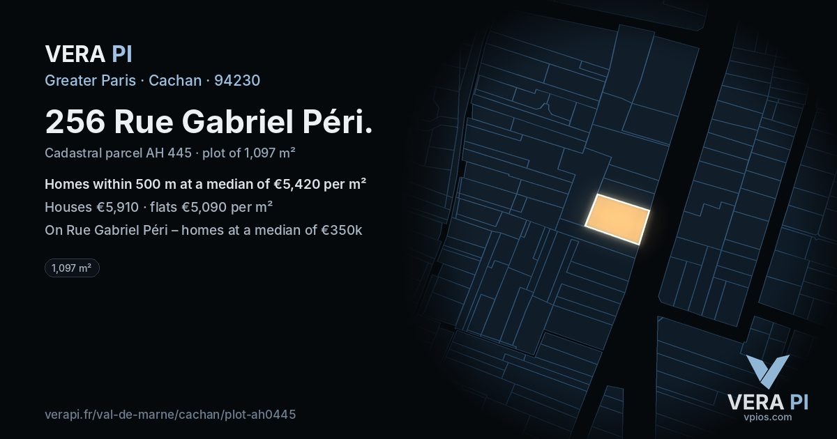 256 Rue Gabriel Péri, Cachan at night – the plot lit, the parcels around coloured by the prices near them