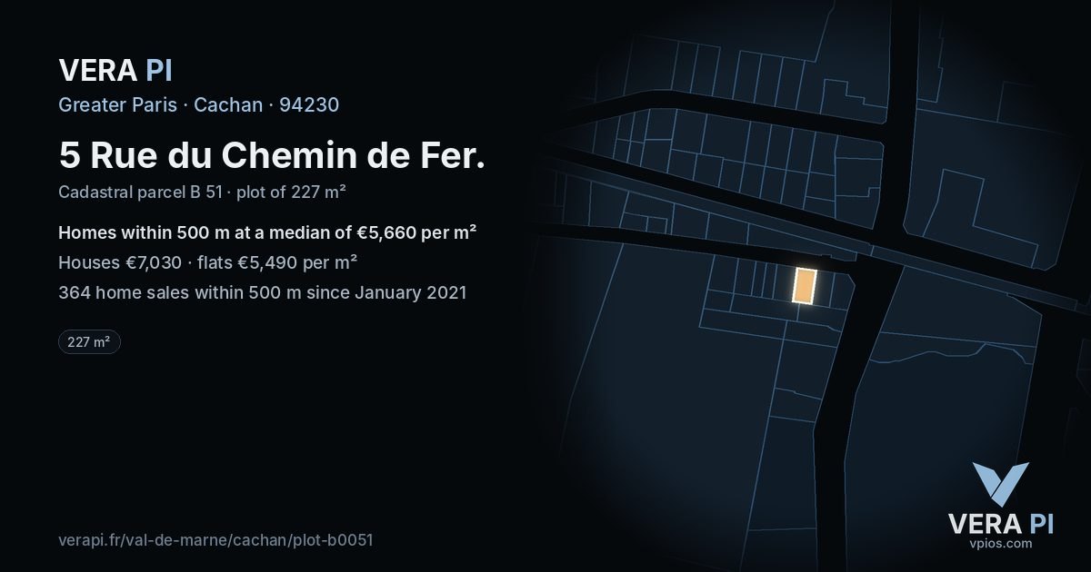 5 Rue du Chemin de Fer, Cachan at night – the plot lit, the parcels around coloured by the prices near them