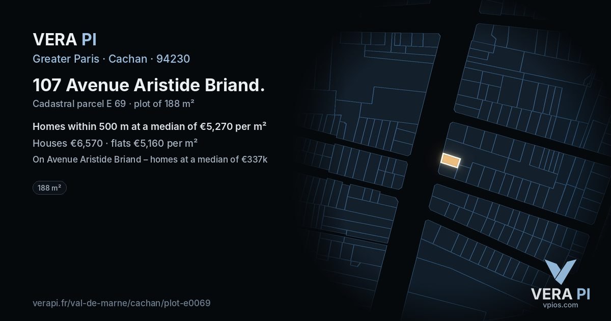 107 Avenue Aristide Briand, Cachan at night – the plot lit, the parcels around coloured by the prices near them