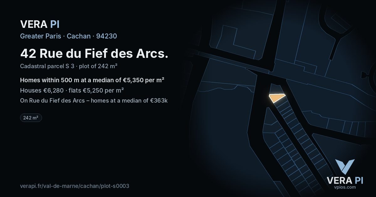 42 Rue du Fief des Arcs, Cachan at night – the plot lit, the parcels around coloured by the prices near them