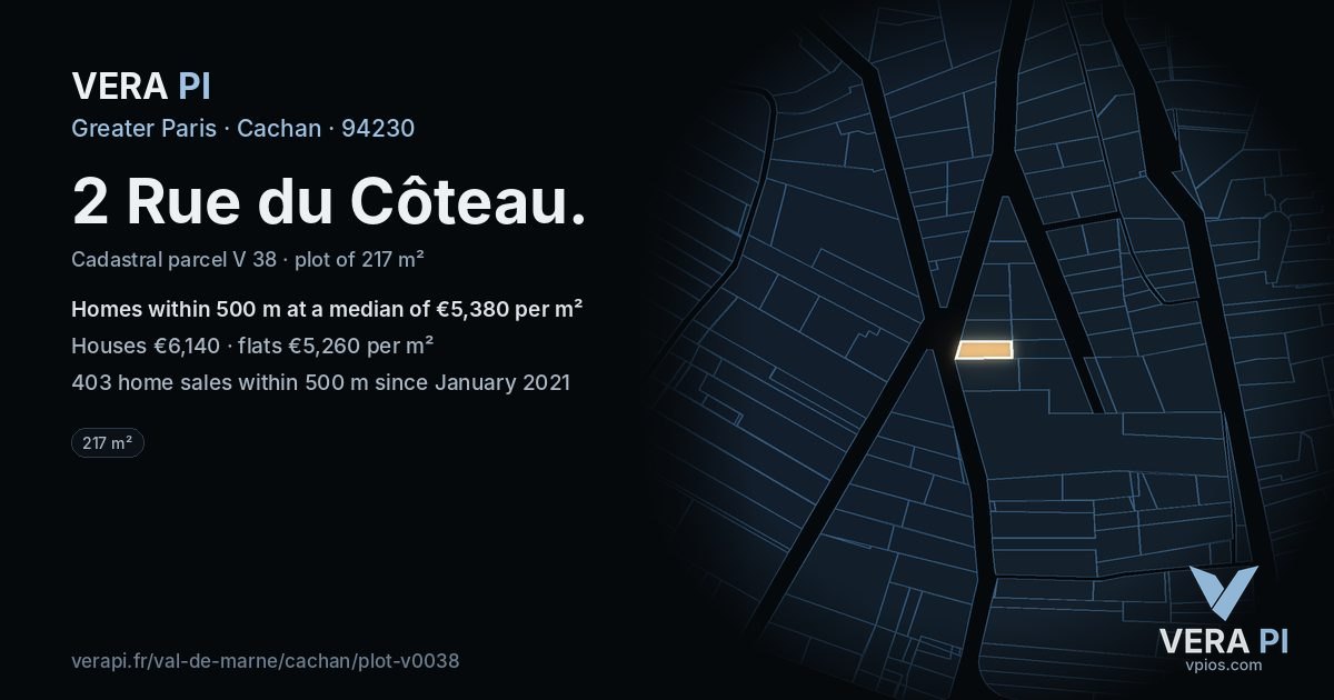 2 Rue du Côteau, Cachan at night – the plot lit, the parcels around coloured by the prices near them