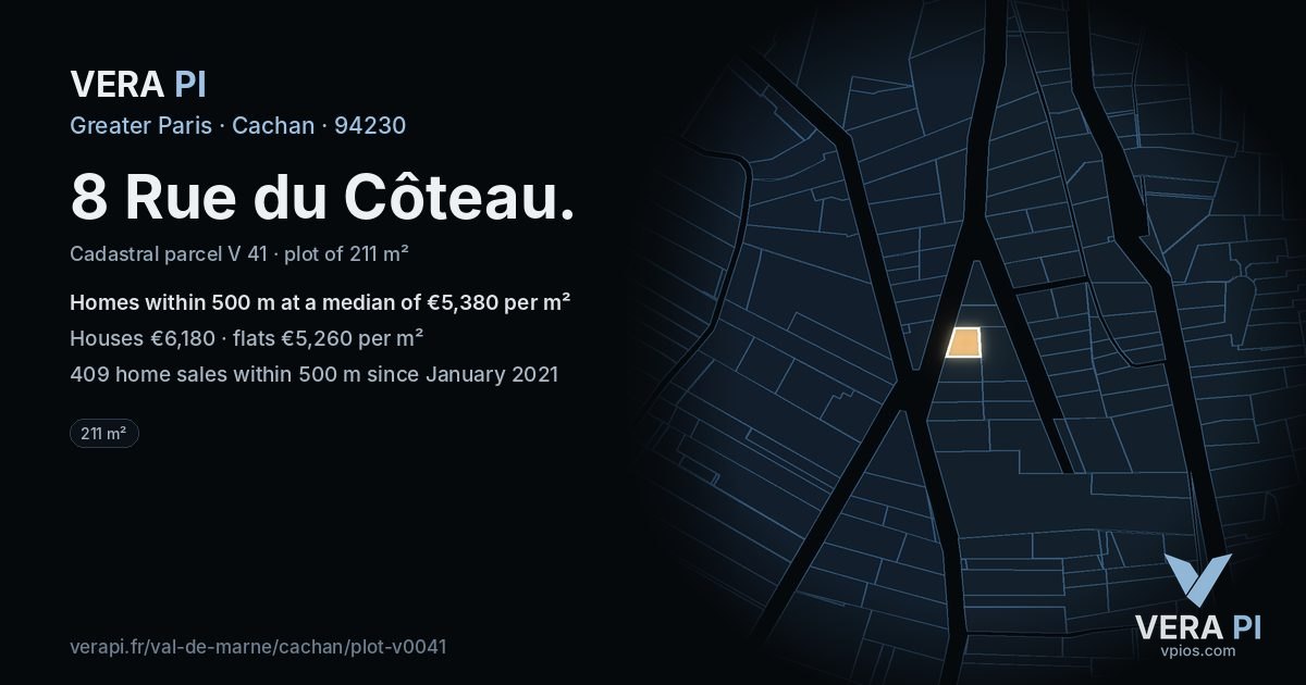 8 Rue du Côteau, Cachan at night – the plot lit, the parcels around coloured by the prices near them