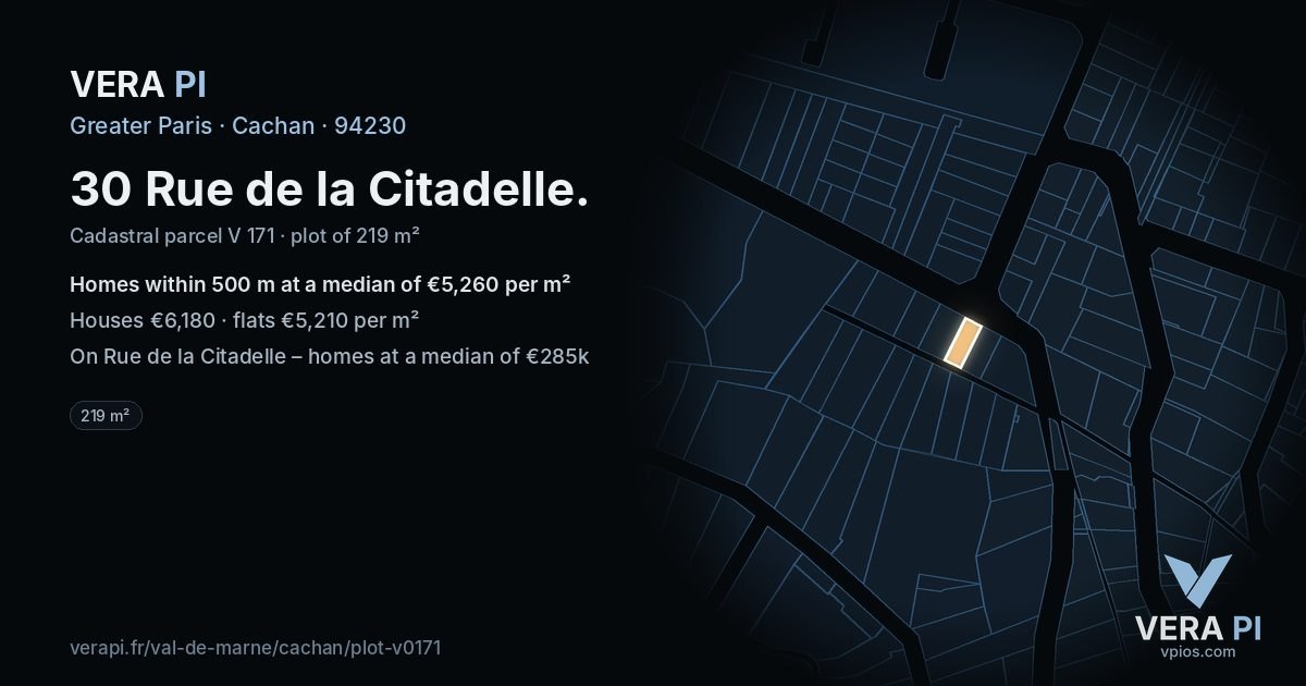 30 Rue de la Citadelle, Cachan at night – the plot lit, the parcels around coloured by the prices near them
