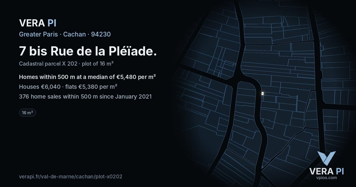 7 bis Rue de la Pléïade, Cachan at night – the plot lit, the parcels around coloured by the prices near them