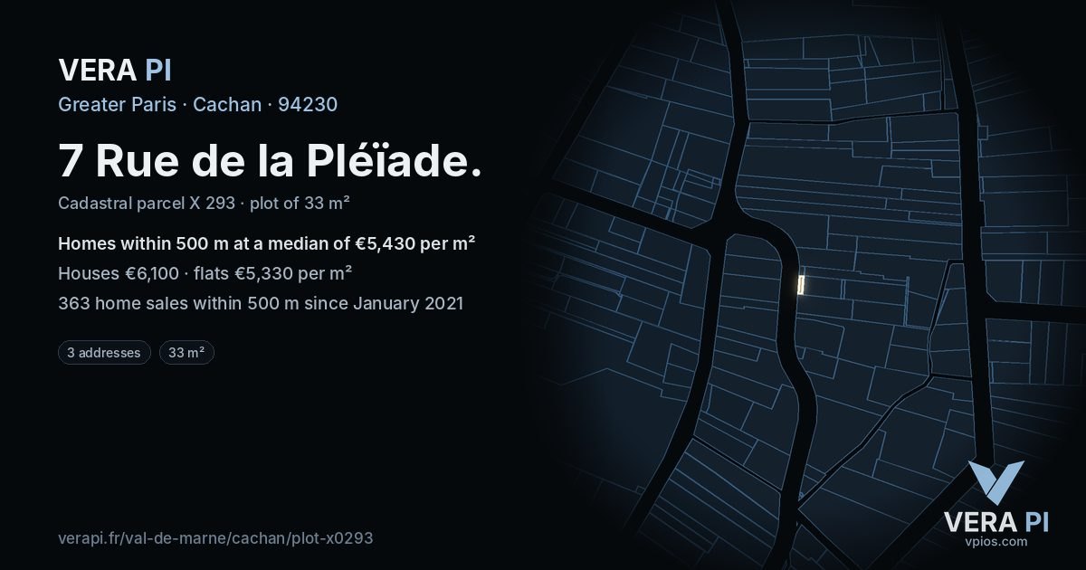 7 Rue de la Pléïade, Cachan at night – the plot lit, the parcels around coloured by the prices near them