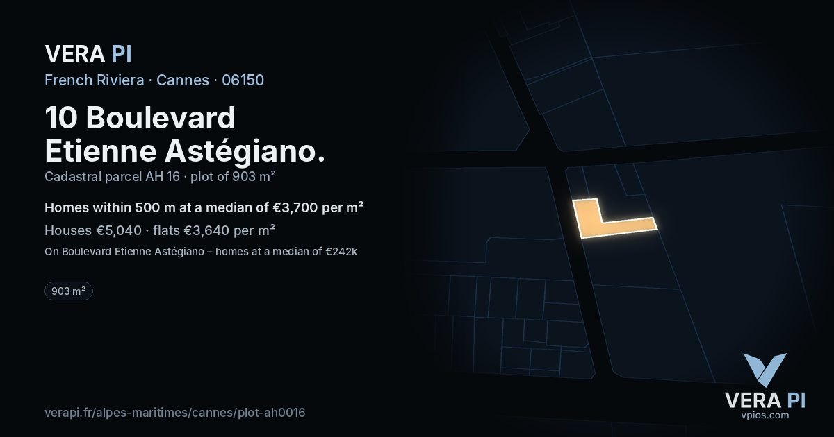 10 Boulevard Etienne Astégiano, Cannes at night – the plot lit, the parcels around coloured by the prices near them