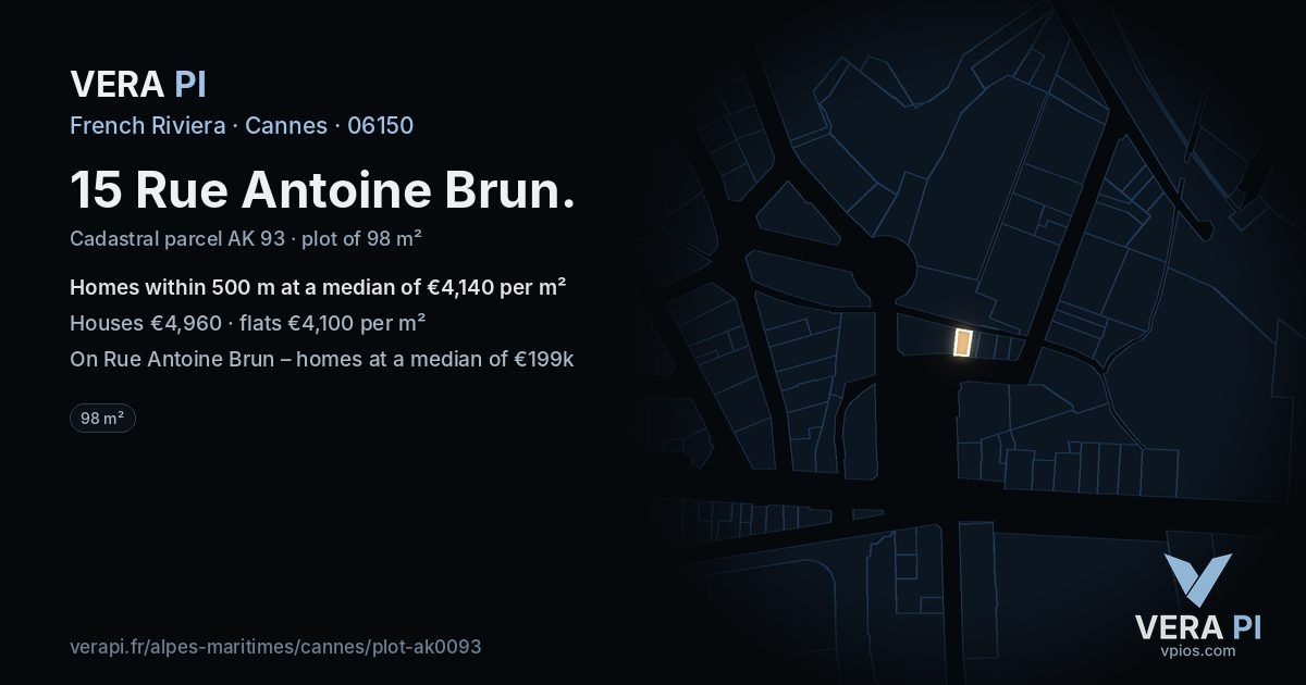 15 Rue Antoine Brun, Cannes at night – the plot lit, the parcels around coloured by the prices near them