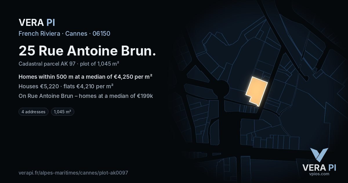 25 Rue Antoine Brun, Cannes at night – the plot lit, the parcels around coloured by the prices near them