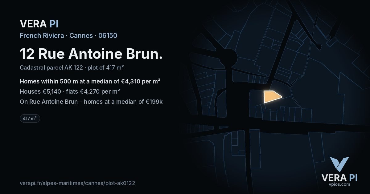 12 Rue Antoine Brun, Cannes at night – the plot lit, the parcels around coloured by the prices near them