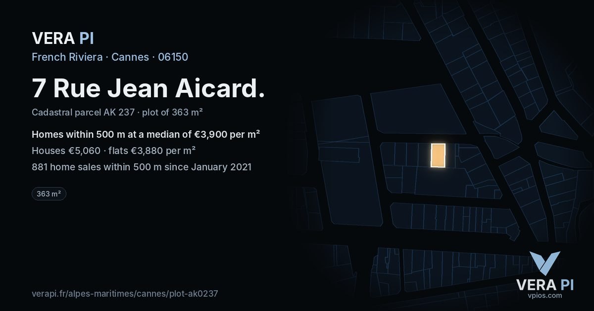 7 Rue Jean Aicard, Cannes at night – the plot lit, the parcels around coloured by the prices near them