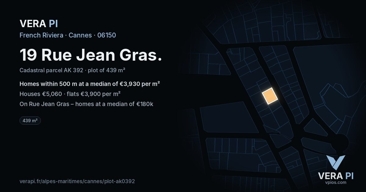 19 Rue Jean Gras, Cannes at night – the plot lit, the parcels around coloured by the prices near them