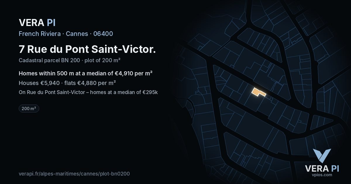 7 Rue du Pont Saint-Victor, Cannes at night – the plot lit, the parcels around coloured by the prices near them