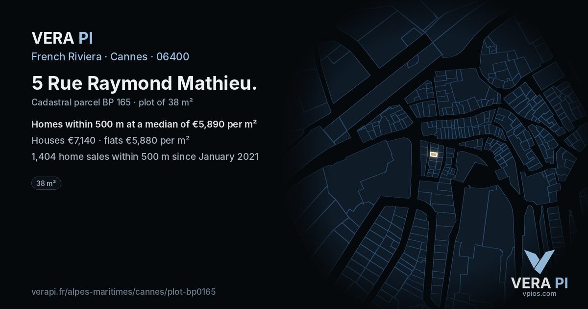 5 Rue Raymond Mathieu, Cannes at night – the plot lit, the parcels around coloured by the prices near them