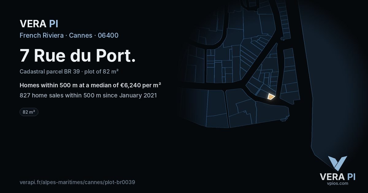 7 Rue du Port, Cannes at night – the plot lit, the parcels around coloured by the prices near them