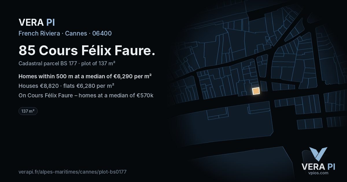 85 Cours Félix Faure, Cannes at night – the plot lit, the parcels around coloured by the prices near them
