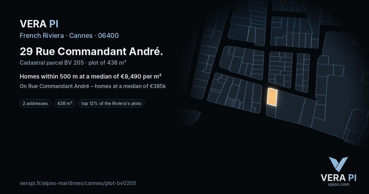 29 Rue Commandant André, Cannes at night – the plot lit, the parcels around coloured by the prices near them