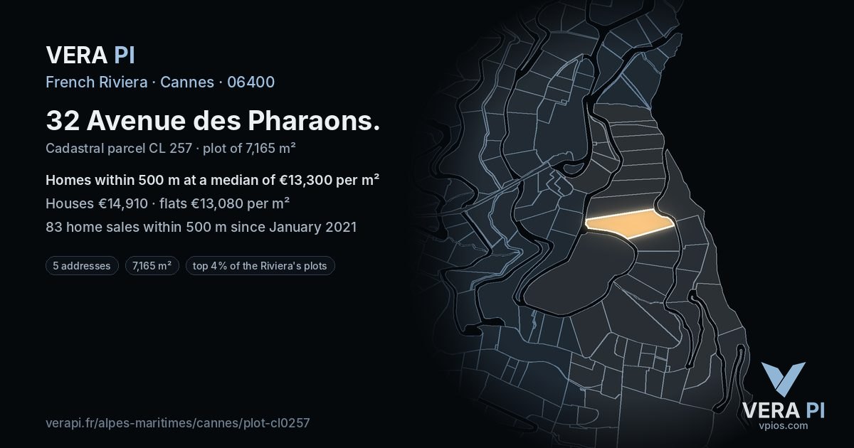 32 Avenue des Pharaons, Cannes at night – the plot lit, the parcels around coloured by the prices near them