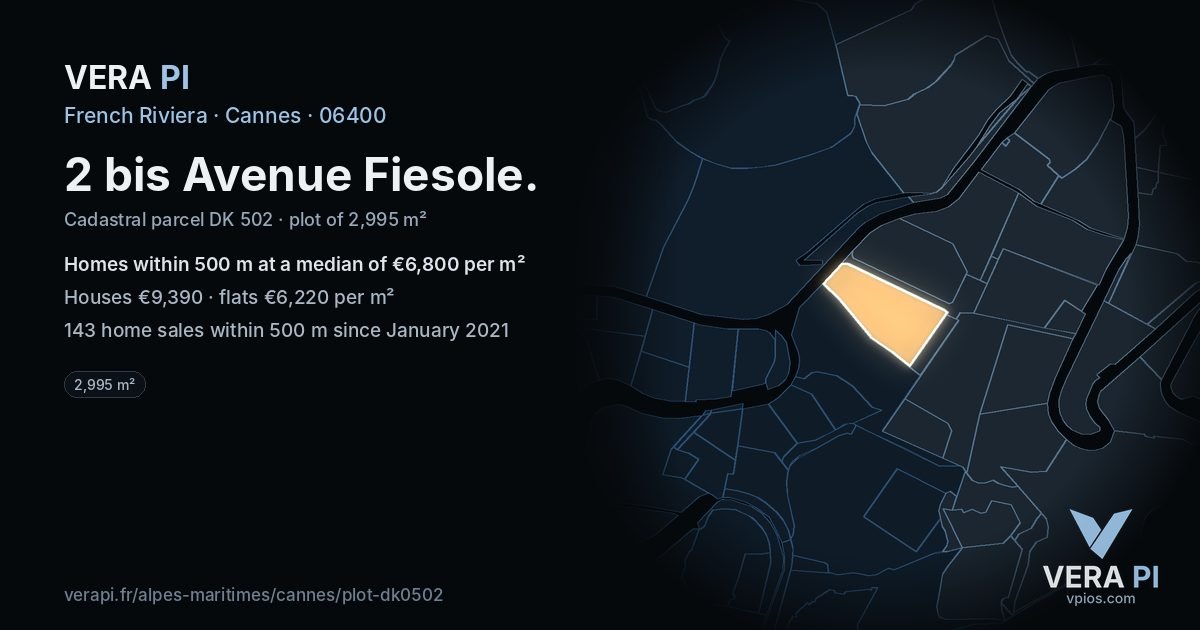 2 bis Avenue Fiesole, Cannes at night – the plot lit, the parcels around coloured by the prices near them