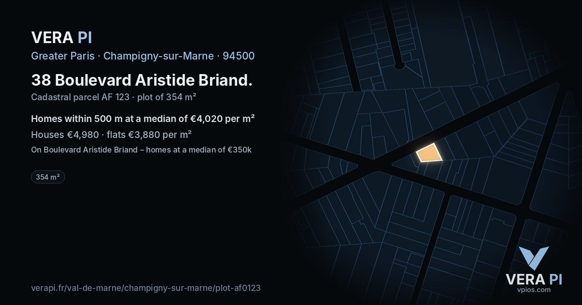 38 Boulevard Aristide Briand, Champigny-sur-Marne at night – the plot lit, the parcels around coloured by the prices near them