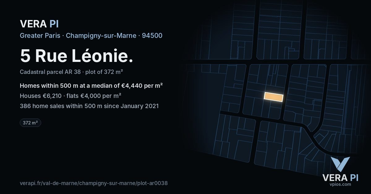 5 Rue Léonie, Champigny-sur-Marne at night – the plot lit, the parcels around coloured by the prices near them