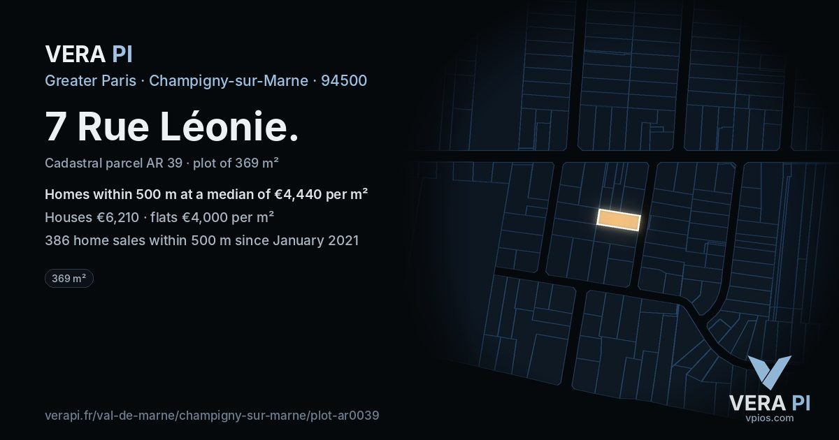7 Rue Léonie, Champigny-sur-Marne at night – the plot lit, the parcels around coloured by the prices near them