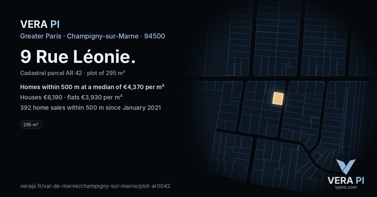 9 Rue Léonie, Champigny-sur-Marne at night – the plot lit, the parcels around coloured by the prices near them