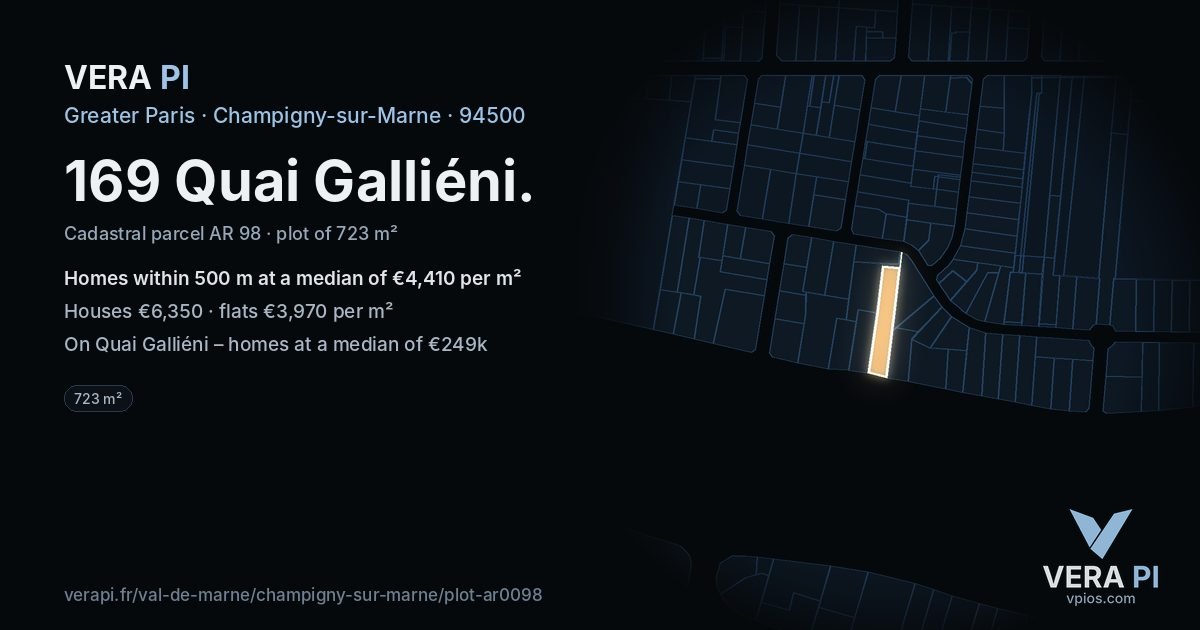 169 Quai Galliéni, Champigny-sur-Marne at night – the plot lit, the parcels around coloured by the prices near them
