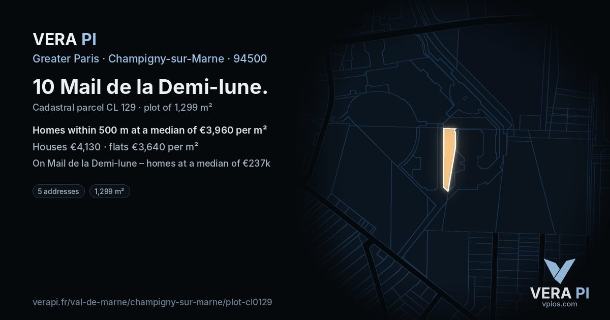 10 Mail de la Demi-lune, Champigny-sur-Marne at night – the plot lit, the parcels around coloured by the prices near them
