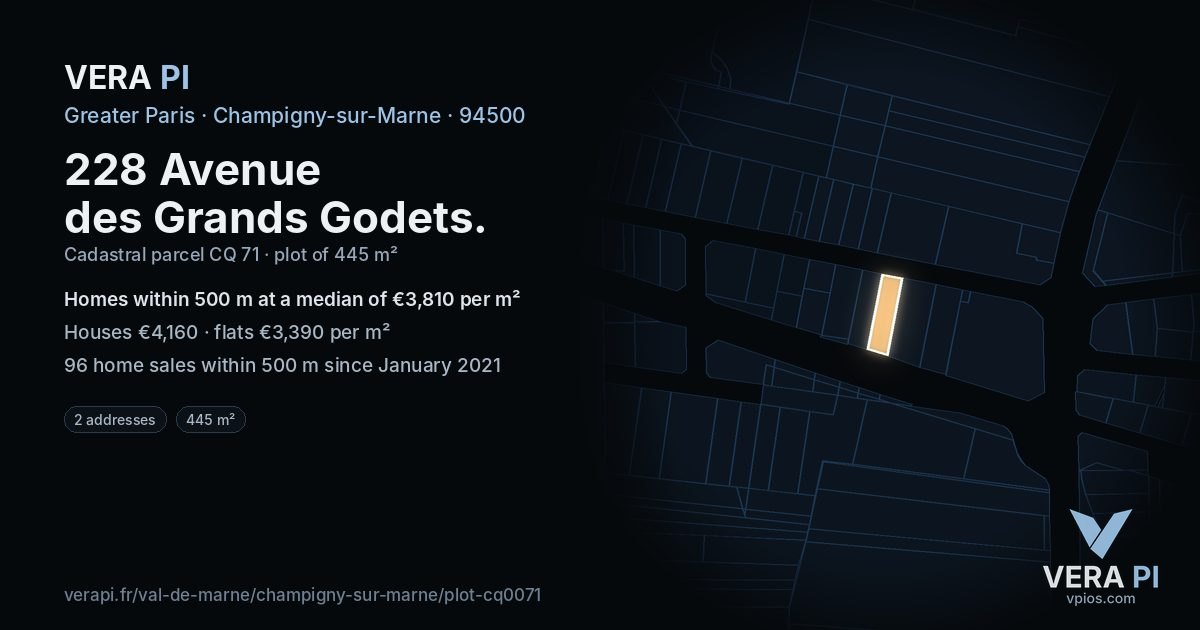 228 Avenue des Grands Godets, Champigny-sur-Marne at night – the plot lit, the parcels around coloured by the prices near them