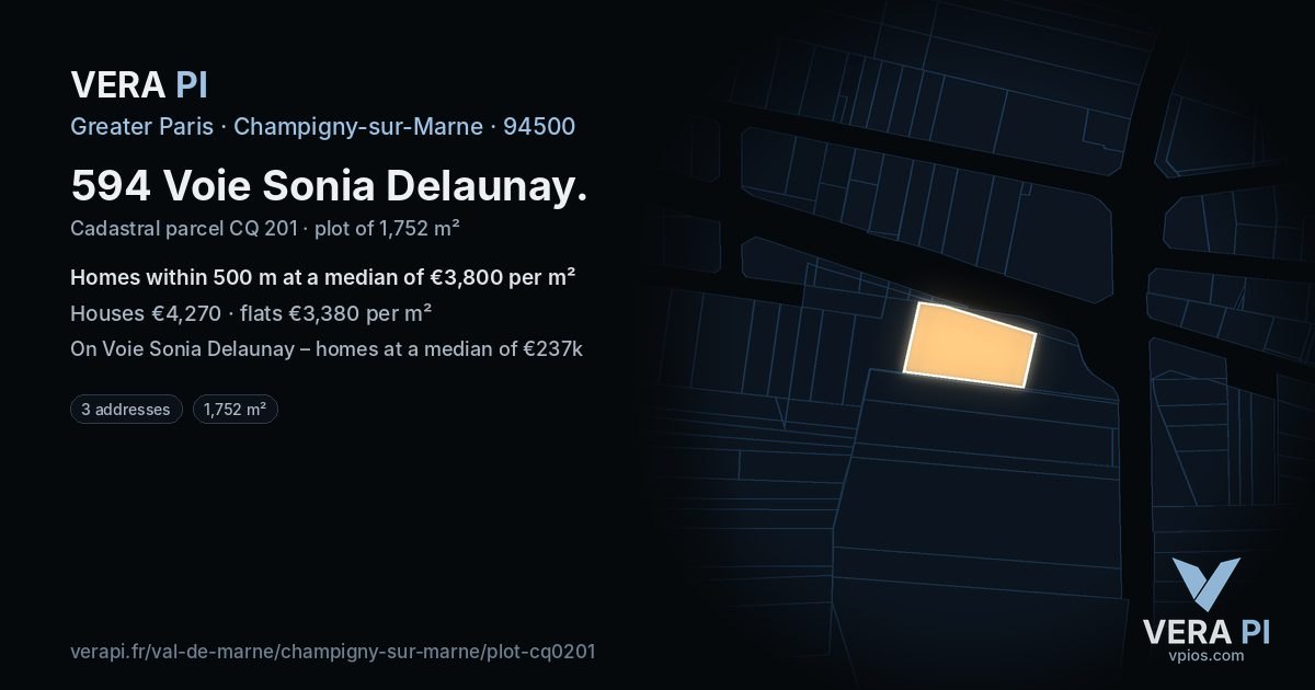 594 Voie Sonia Delaunay, Champigny-sur-Marne at night – the plot lit, the parcels around coloured by the prices near them