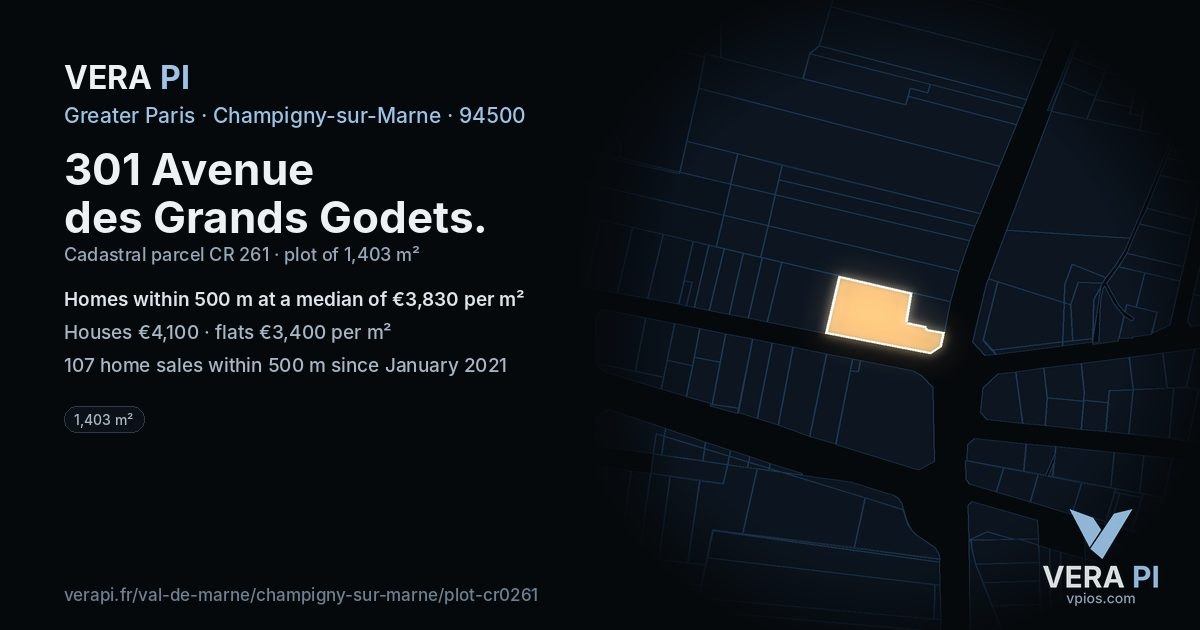 301 Avenue des Grands Godets, Champigny-sur-Marne at night – the plot lit, the parcels around coloured by the prices near them