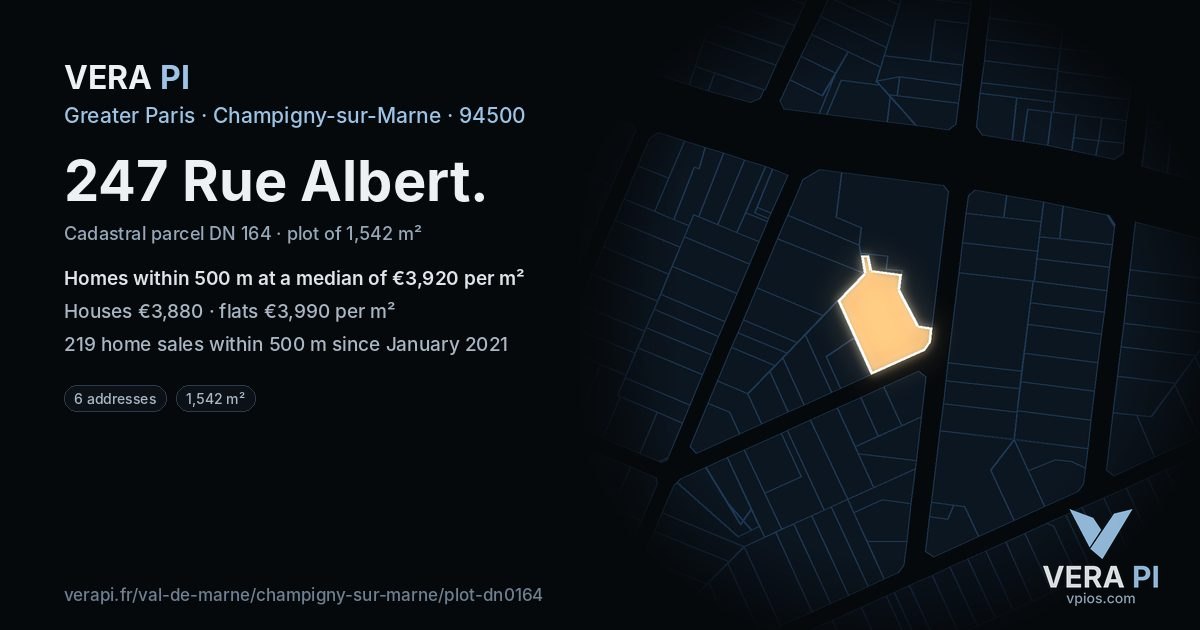 247 Rue Albert, Champigny-sur-Marne at night – the plot lit, the parcels around coloured by the prices near them