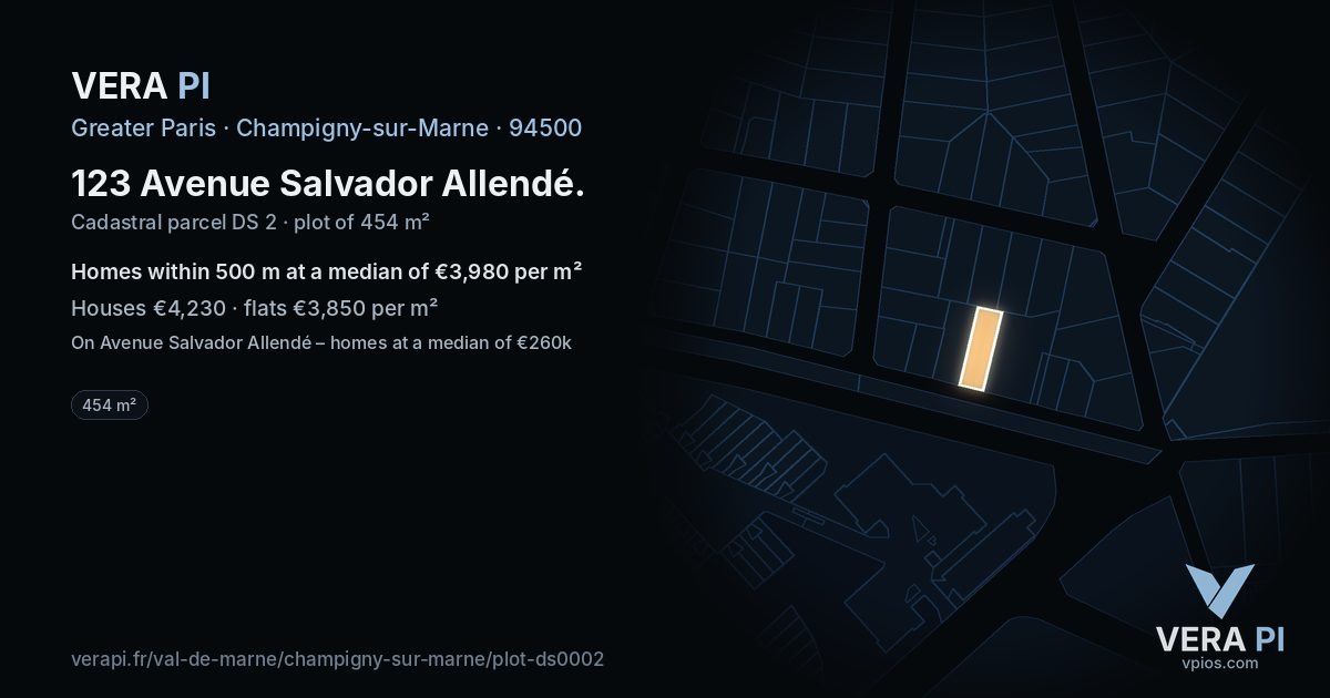 123 Avenue Salvador Allendé, Champigny-sur-Marne at night – the plot lit, the parcels around coloured by the prices near them