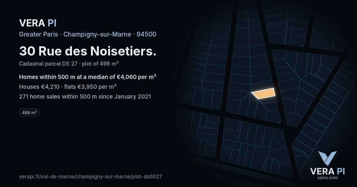 30 Rue des Noisetiers, Champigny-sur-Marne at night – the plot lit, the parcels around coloured by the prices near them